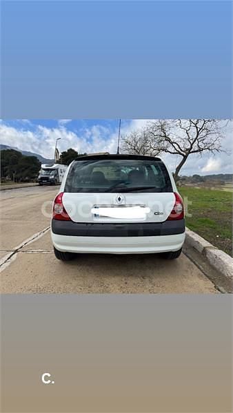 Usado Renault Clio II Authentique 75 CV (55 kW) 2004 Blanco Berlina