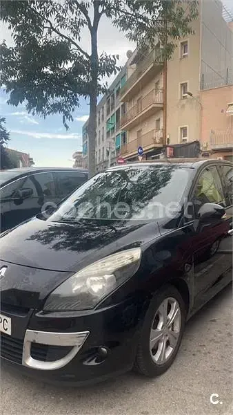 Usado Renault Scénic III Dynamique 130 CV (95 kW) 2011 Negro Monovolumen