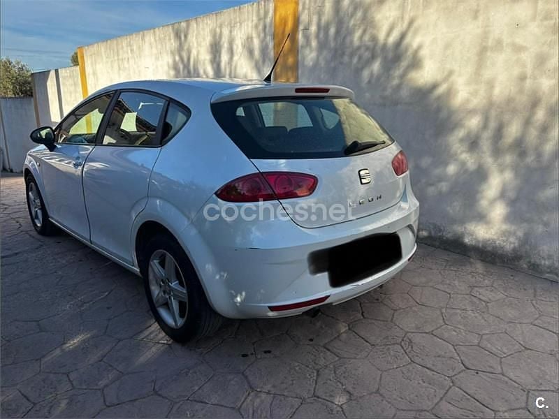 Usado Seat Leon Copa 105 CV (77 kW) 2011 Blanco Utilitario