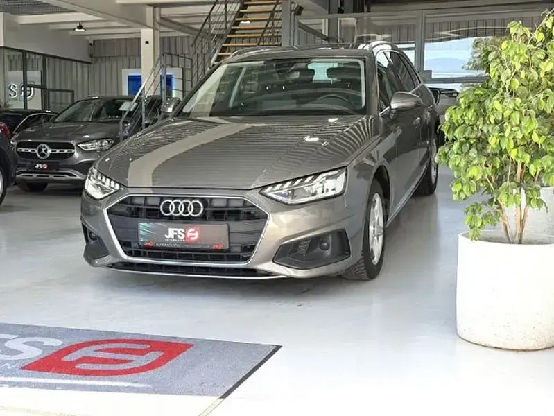 Usado Audi A4 Advanced Plus 136 CV (100 kW) 2020 Gris Familiar
