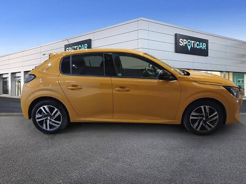 Usado Peugeot 208 Allure 100 CV (73 kW) 2023 Dorado Utilitario