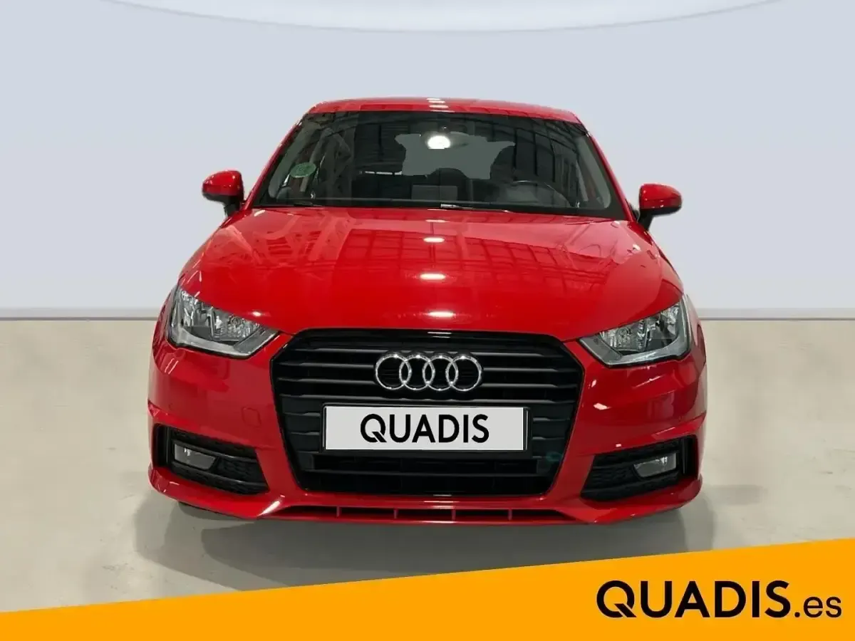 Usado Audi A1 Attraction 125 CV (91 kW) 2016 Rojo Utilitario