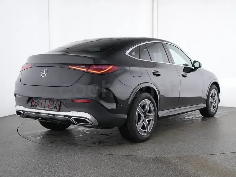 Usado Mercedes GLC300e 269 CV (197 kW) 2025 Negro Coupe
