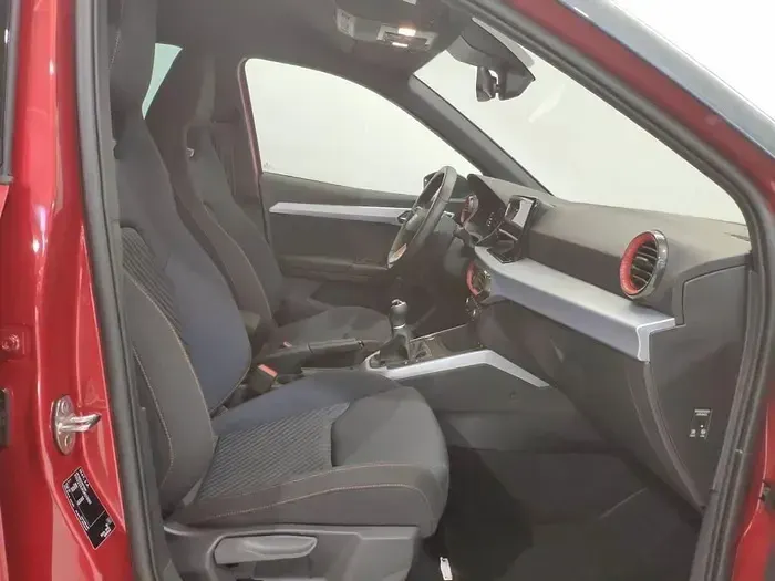 Usado Seat Arona FR 115 CV (84 kW) 2025 Rojo SUV