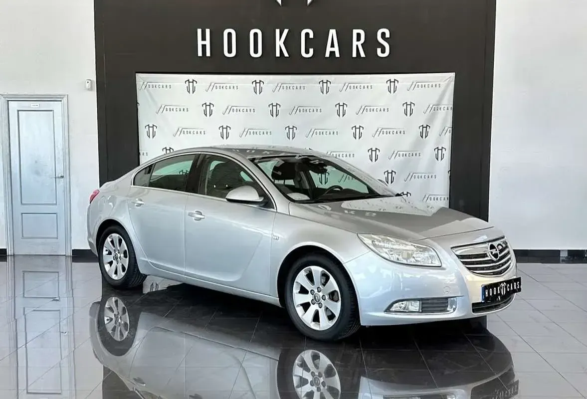 Usado Opel Insignia Edition 131 CV (96 kW) 2011 Gris Familiar