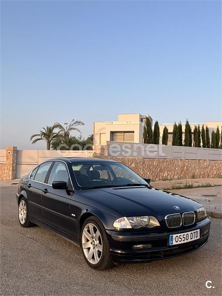 Azul Usado 2001 BMW 330 Sport Line Berlina | 8500 € (Precio justo) - Imagen 1/4