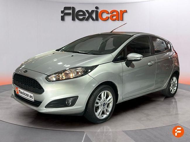 Usado Ford Fiesta Trend 82 CV (60 kW) 2017 Gris Utilitario