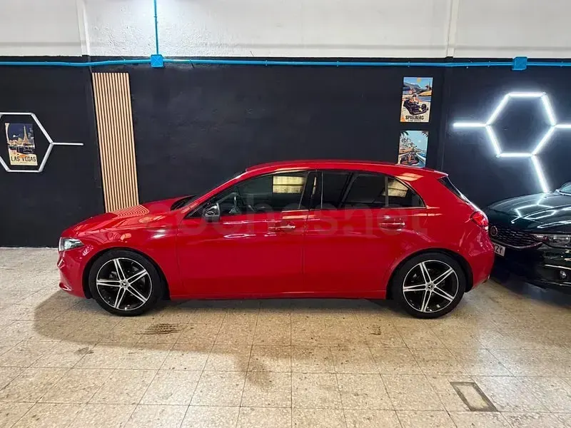 Usado Mercedes A180 116 CV (85 kW) 2019 Rojo Berlina