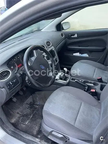 Käytetty Ford Focus Trend 115 HP (84 kW) 2008 Harmaa Sedan