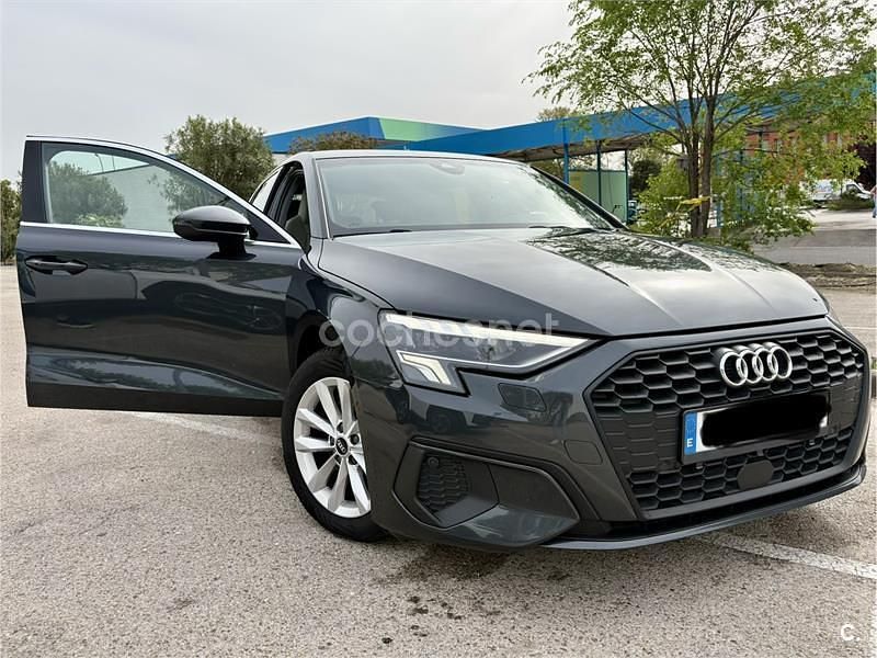 Usado Audi A3 116 CV (85 kW) 2021 Gris / plata Berlina