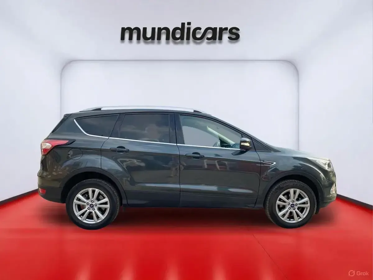 Usado Ford Kuga Trend+ 120 CV (88 kW) 2018 Gris SUV