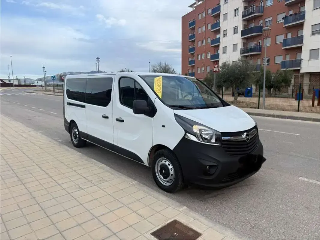 Usado Opel Vivaro S 125 CV (91 kW) 2017 Blanco Monovolumen
