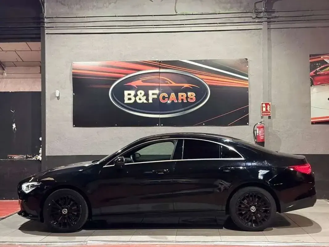 Usado Mercedes CLA250e 218 CV (160 kW) 2022 Negro Berlina