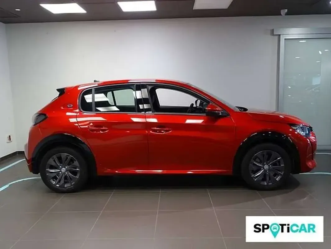 Usado Peugeot e-208 Allure 100 kW (136 CV) 2020 Rojo Utilitario