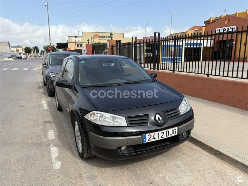 Negro Usado 2005 Renault Mégane II Dynamique Berlina | 3000 € (Precio justo) - Imagen 1/3