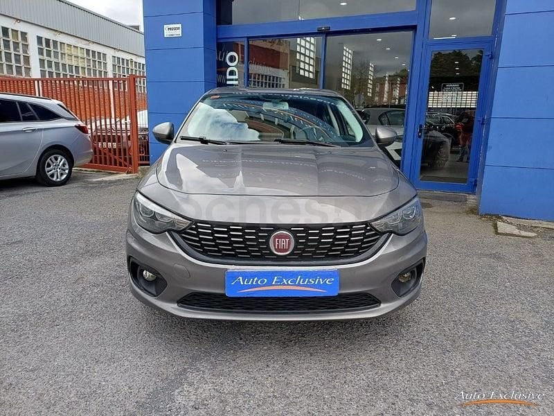 Usado Fiat Tipo Easy 95 CV (69 kW) 2018 Gris / plata Berlina