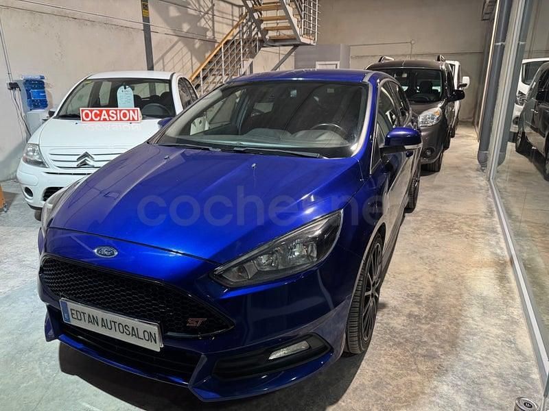 Usado Ford Focus ST 185 CV (136 kW) 2016 Azul Berlina