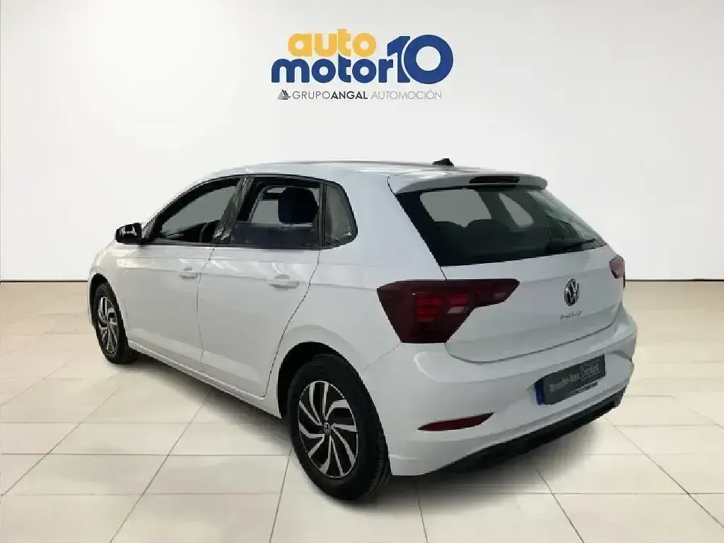 Usado VW Polo Life 95 CV (69 kW) 2023 Blanco Utilitario