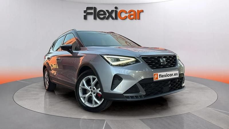 Usado Seat Arona FR 150 HP (110 kW) 2023 Cinzento SUV