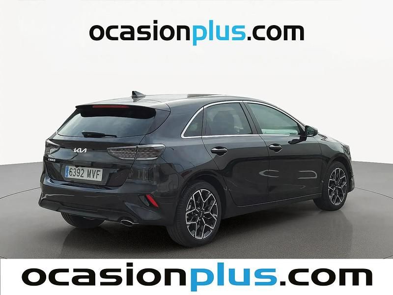 Usado Kia Ceed Edition 7 100 CV (73 kW) 2024 Negro Utilitario