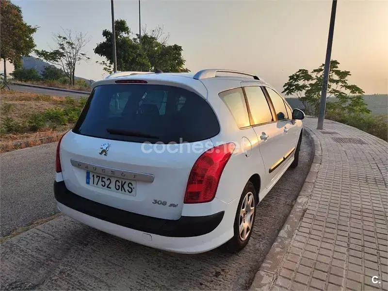Usado Peugeot 308 SW 90 CV (66 kW) 2009 Blanco Familiar