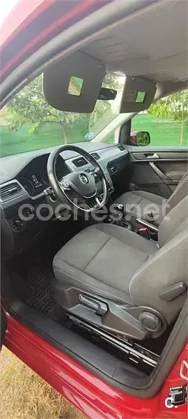 Usado VW Caddy 102 CV (75 kW) 2019 Rojo Monovolumen