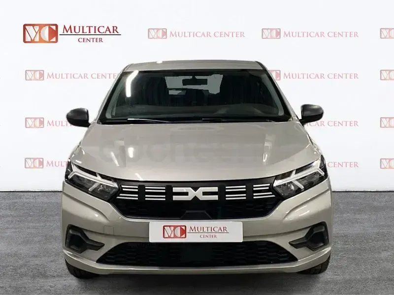 Usado Dacia Sandero Essentiel 91 CV (66 kW) 2024 Gris / plata Berlina