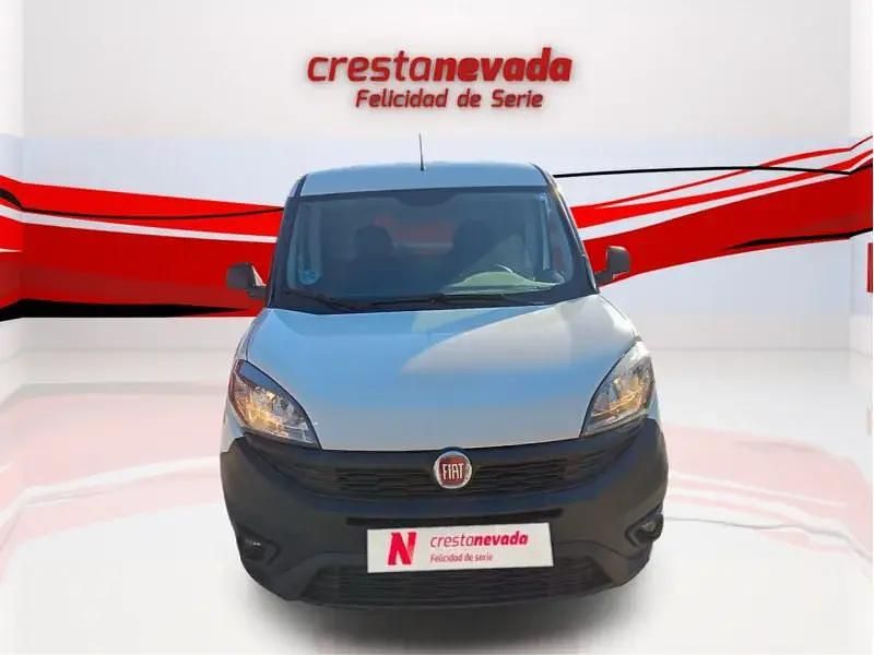 Usado Fiat Doblò 105 CV (77 kW) 2022 Blanco Monovolumen
