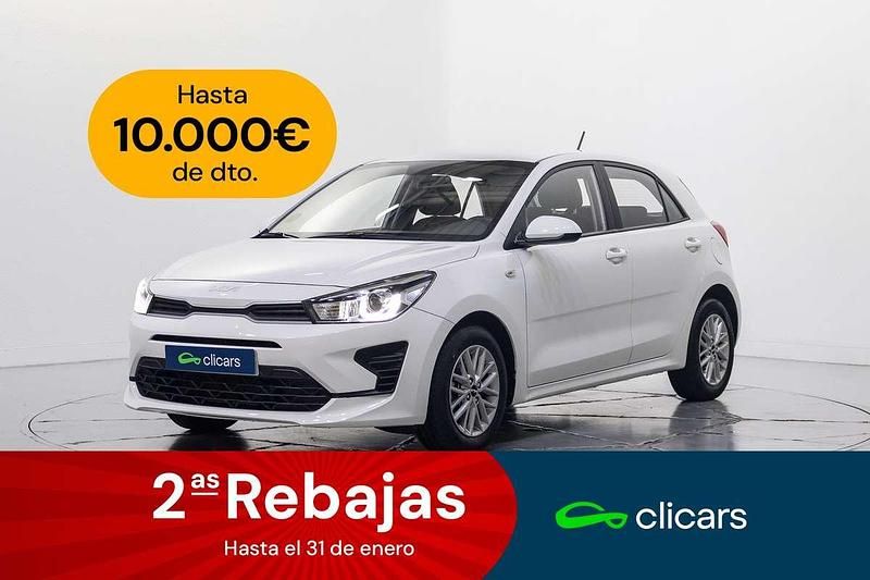 Blanco Usado 2022 Kia Rio Utilitario | 13.590 € (Precio justo) - Imagen 1/4
