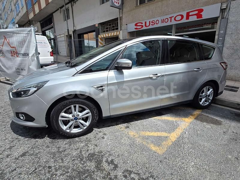Gris / plata Usado 2017 Ford S-MAX Titanium Monovolumen | 15.900 € (Precio justo) - Imagen 1/4