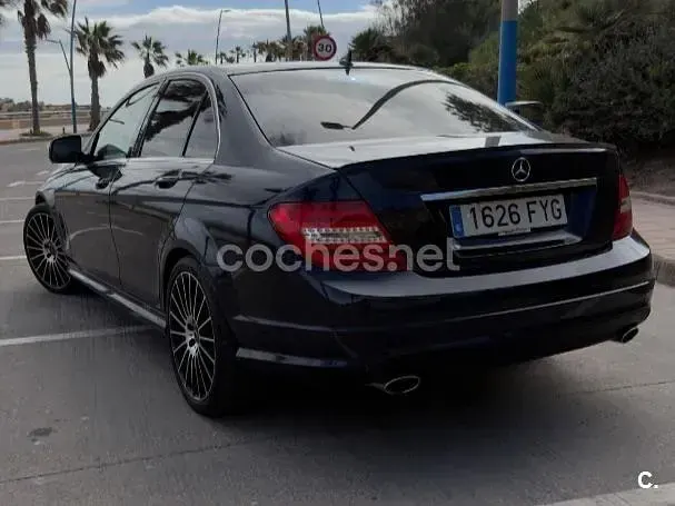 Usado Mercedes C280 Avantgarde 231 CV (169 kW) 2007 Negro Berlina
