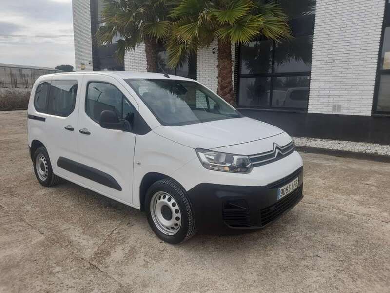 Usado Citroën Berlingo Live 102 CV (75 kW) 2020 Blanco Monovolumen