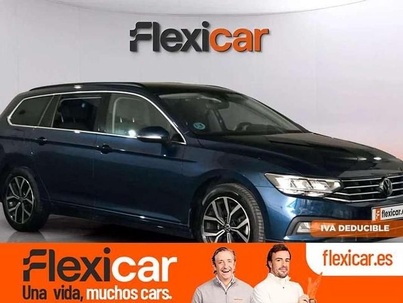 Azul Usado 2023 VW Passat Familiar | 19.890 € - Imagen 1/4