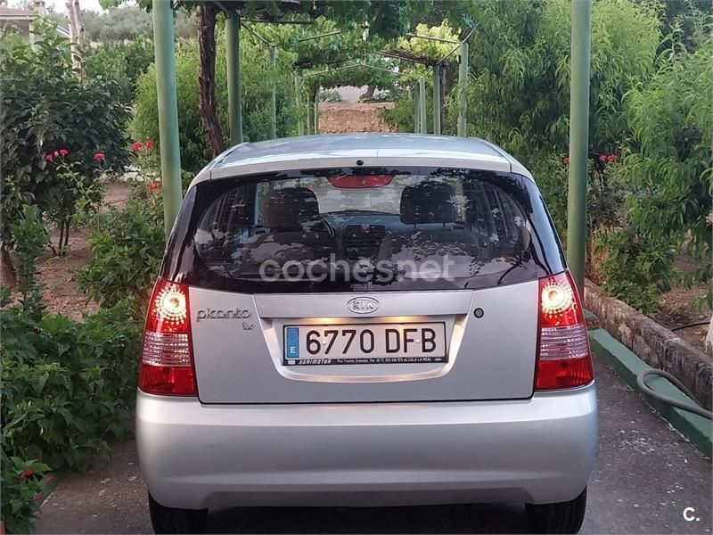 Gris / plata Usado 2004 Kia Picanto LX Utilitario | 3500 € (Precio justo) - Imagen 1/4