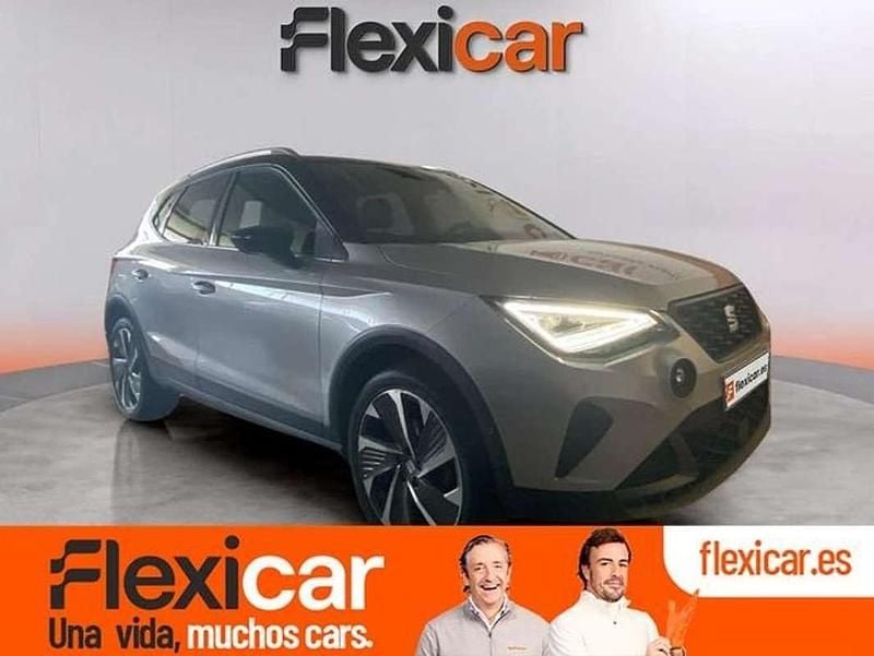 Gris Usado 2024 Seat Arona FR SUV | 19.990 € (Precio justo) - Imagen 1/4