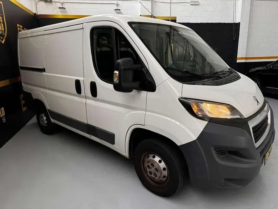 Usado Peugeot Boxer 109 CV (80 kW) 2018 Blanco Van