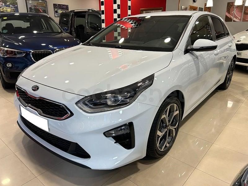 Usado Kia Ceed 100 CV (73 kW) 2021 Blanco Utilitario
