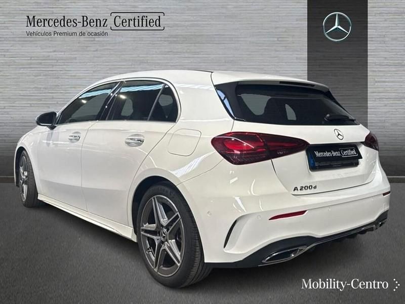 Usado Mercedes A200 AMG line 150 CV (110 kW) 2024 Blanco polar