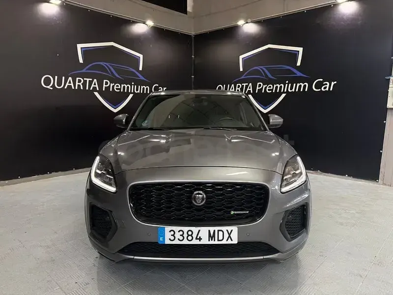 Usado Jaguar E-Pace R-Dynamic 163 CV (119 kW) 2023 Gris / plata SUV