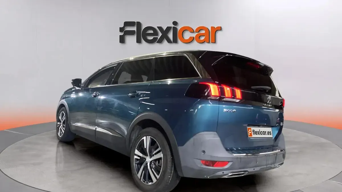 Usado Peugeot 5008 GT-line 131 CV (96 kW) 2020 Azul SUV