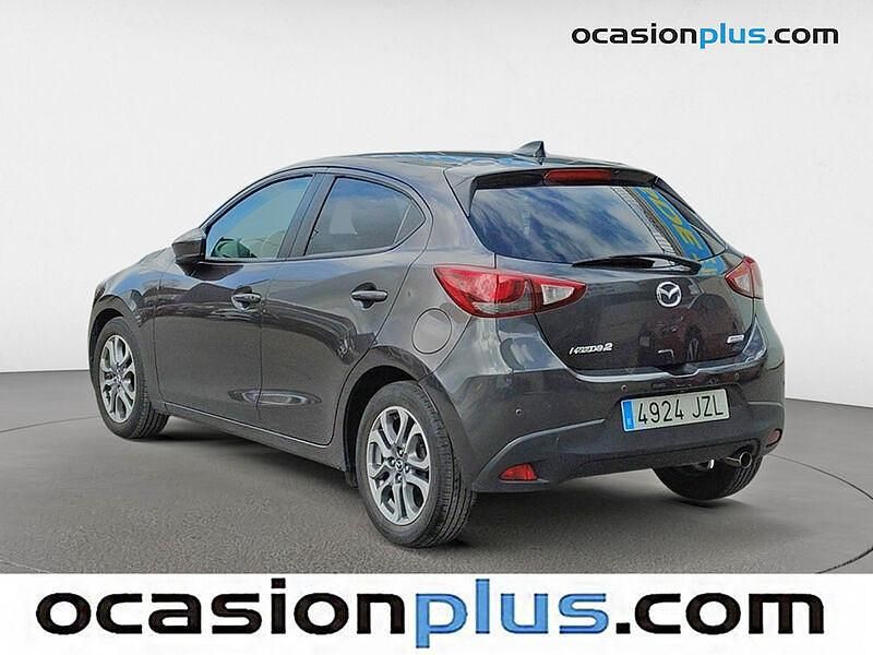 Usado Mazda 2 Luxury 90 CV (66 kW) 2017 Gris Utilitario