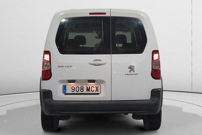 Usado Peugeot Rifter Active 102 CV (75 kW) 2022 Monovolumen