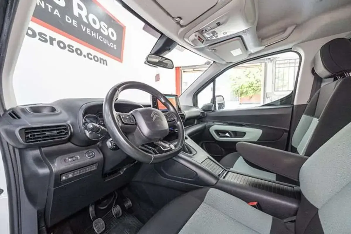 Usado Citroën Berlingo Shine 102 CV (75 kW) 2021 Blanco Monovolumen