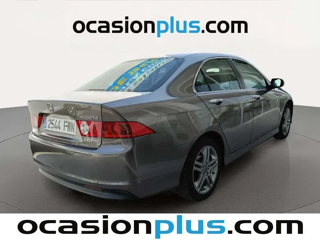 Usado Honda Accord Sport 140 CV (102 kW) 2007 Gris Berlina