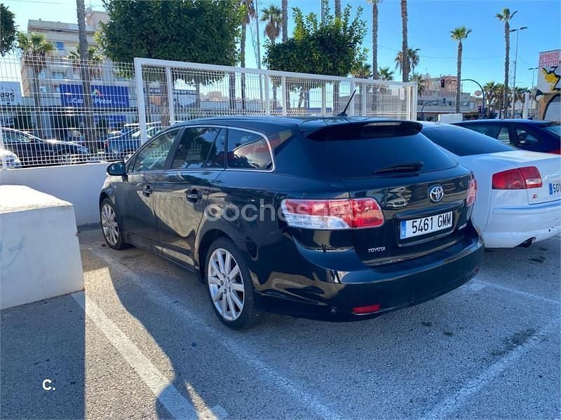 Negro Usado 2009 Toyota Avensis Executive Berlina | 11.900 € (Un poco caro) - Imagen 1/1