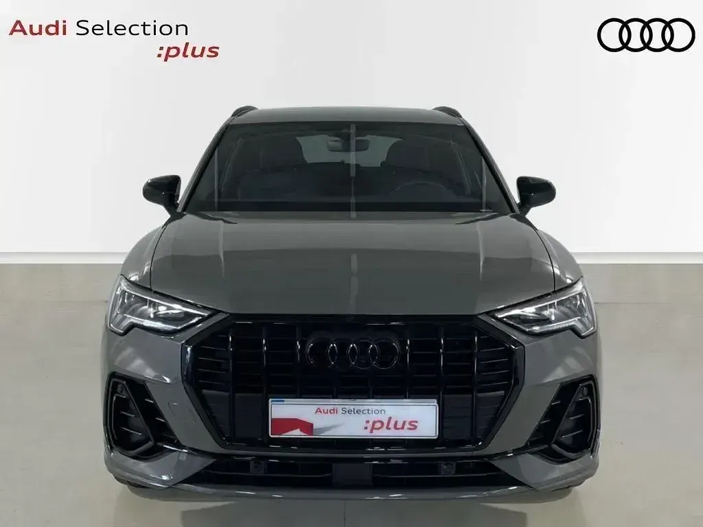 Begagnad Audi Q3 Ambiente 150 HK (110 kW) 2024 Grå SUV