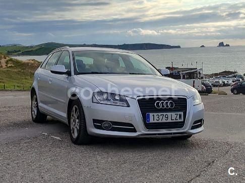 Gris / plata Usado 2011 Audi A3 Sportback Ambition Berlina | 7990 € (Buen precio) - Imagen 1/4