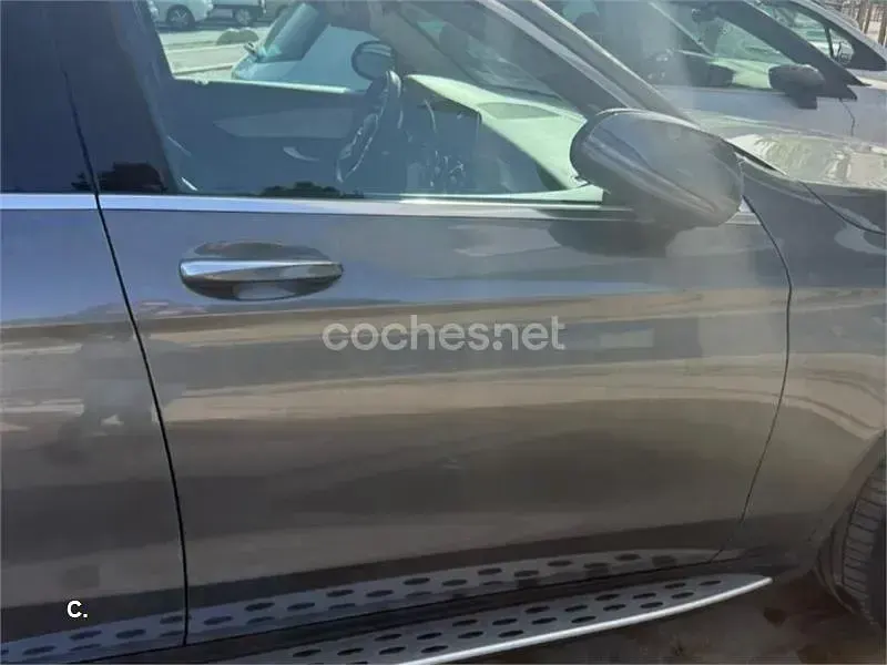Usado Mercedes GLC200 163 CV (119 kW) 2022 Gris / plata SUV