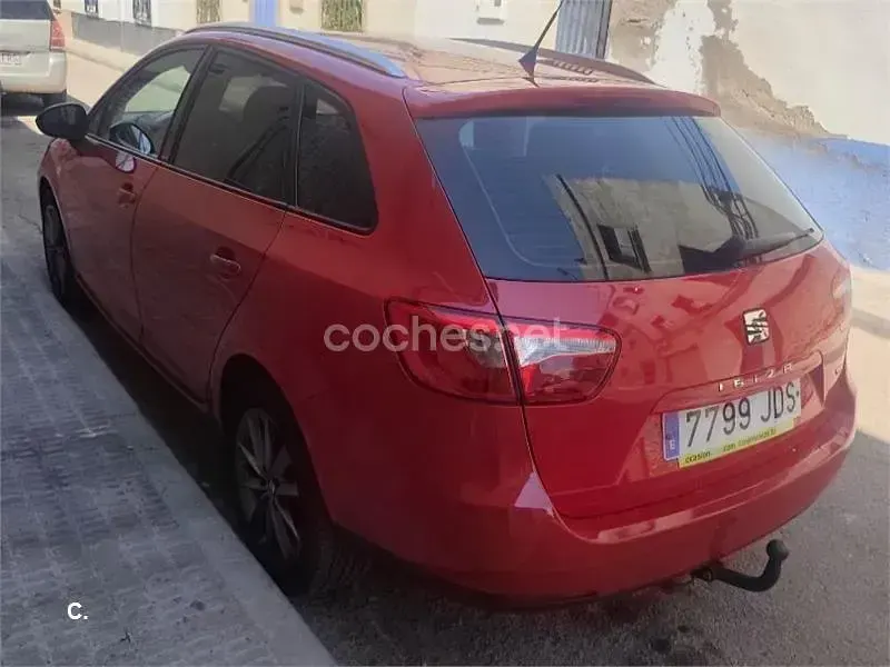 Usado Seat Ibiza ST I-Tech 105 CV (77 kW) 2015 Rojo Familiar