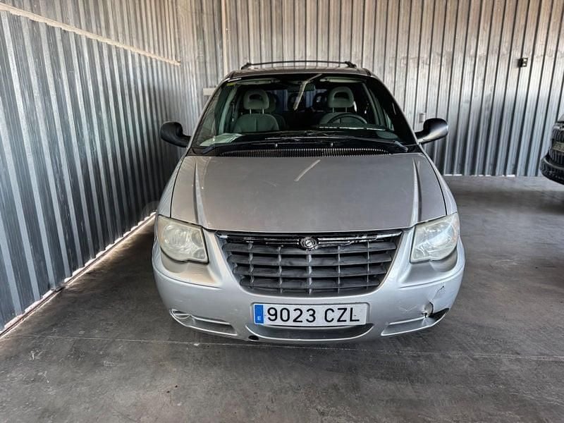 Usado Chrysler Voyager 143 CV (105 kW) 2004 Gris Monovolumen
